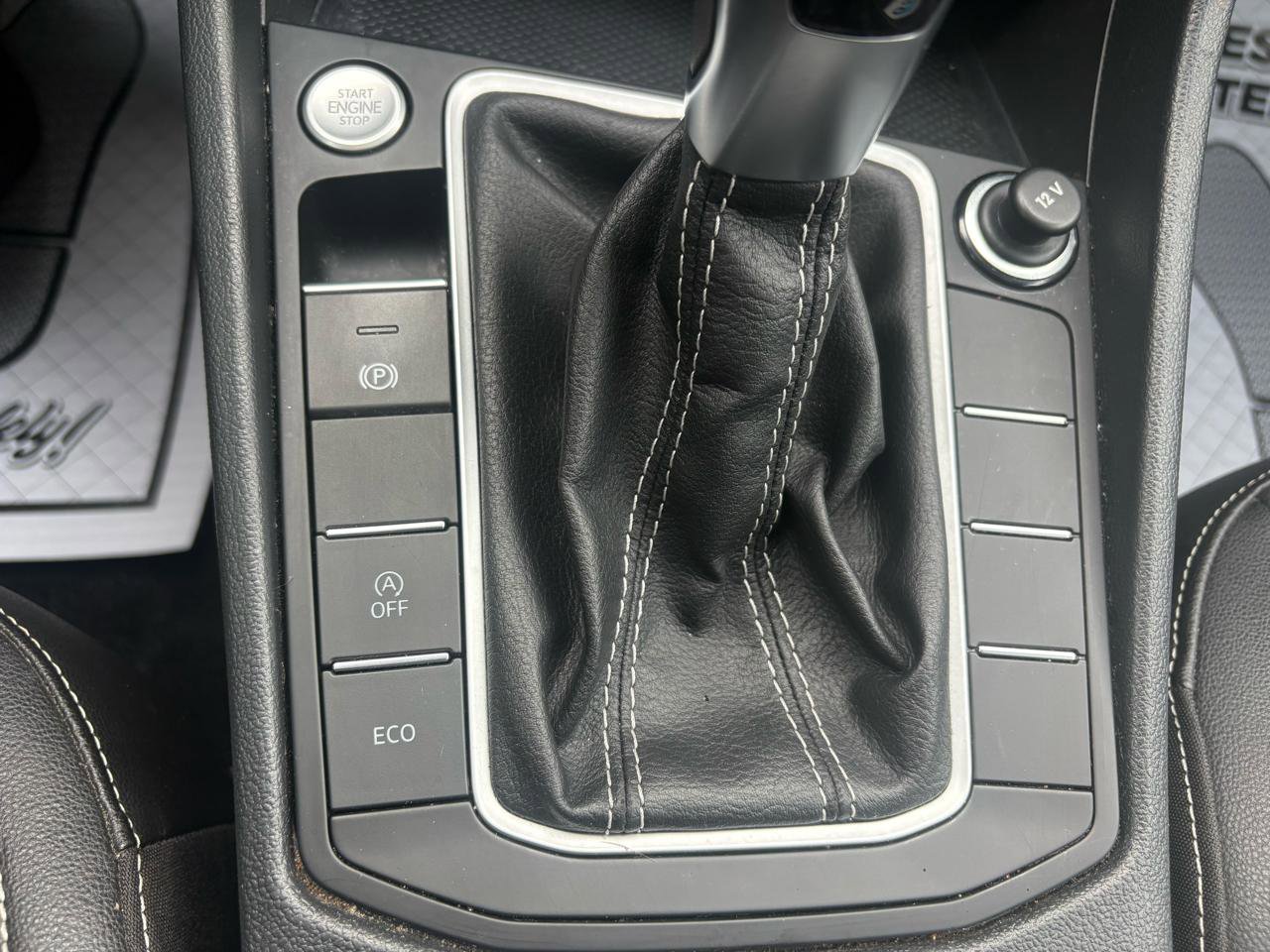 Used 2024 Volkswagen Jetta SE FWD image 14