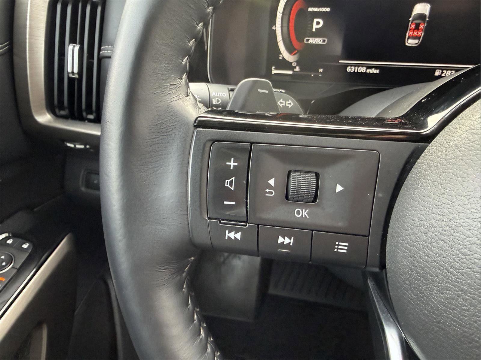 Used 2022 Nissan Pathfinder Platinum w/ Cargo Package AWD/4WD image 12