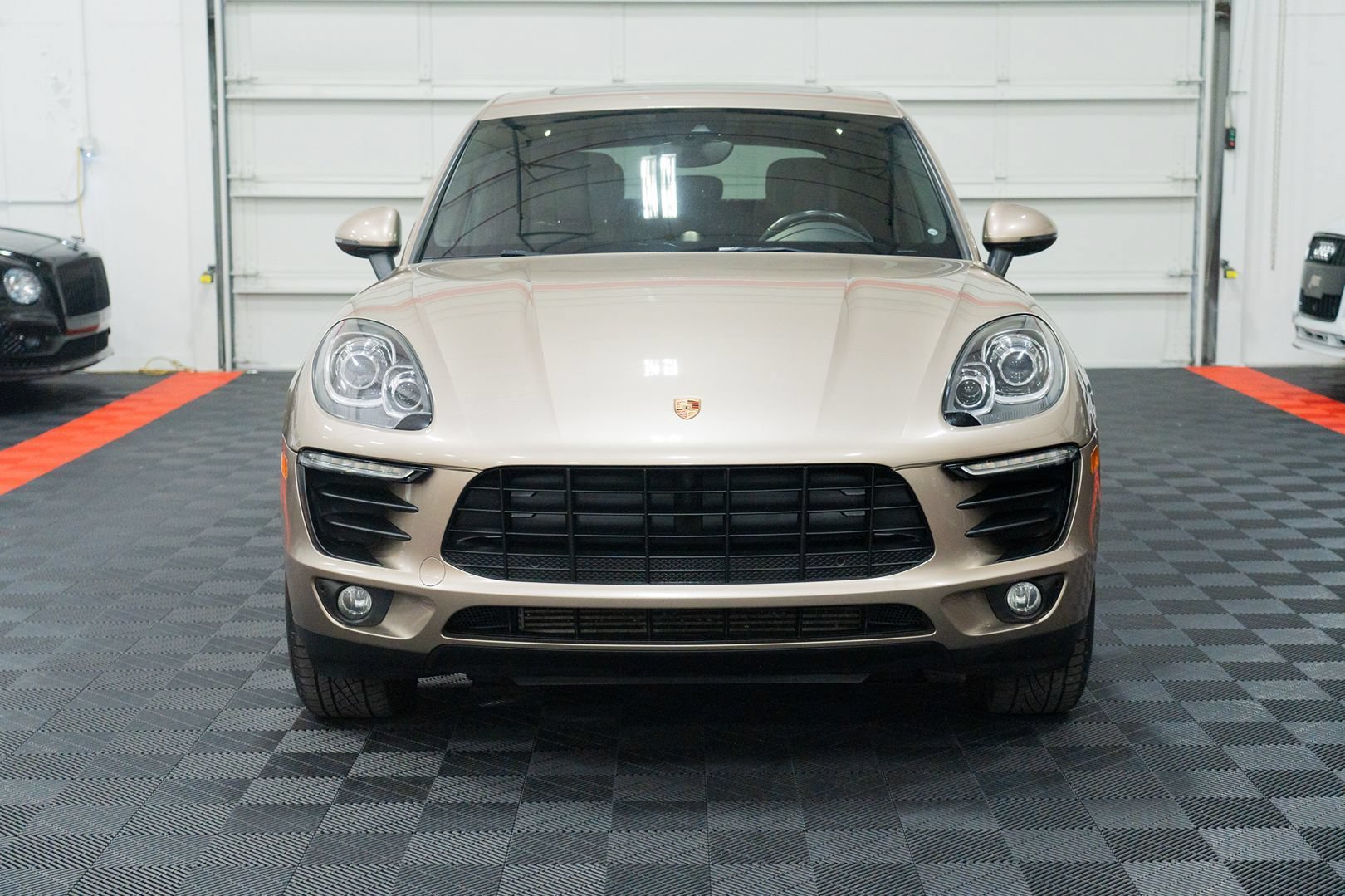 Used 2017 Porsche Macan AWD/4WD image 2