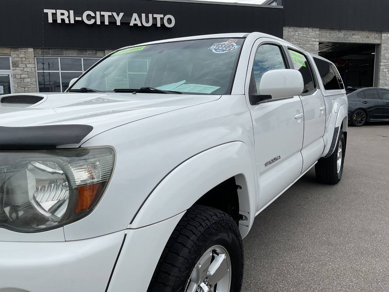 Used 2011 Toyota Tacoma PreRunner w/ TRD Sport Pkg RWD image 2