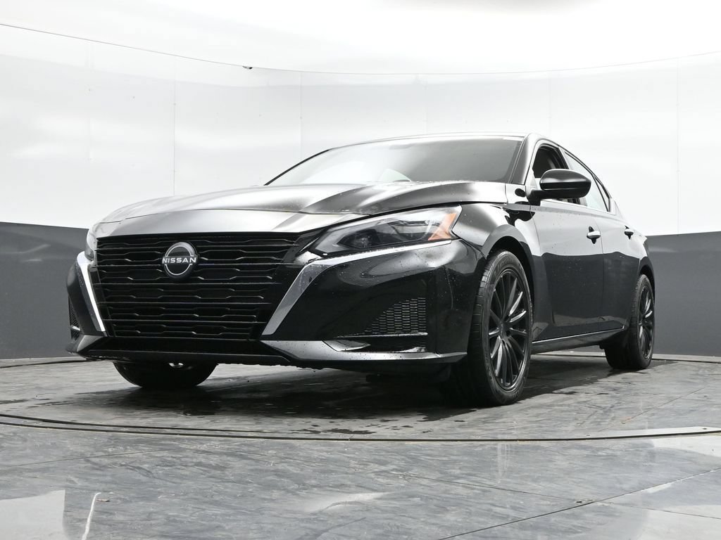 Used 2023 Nissan Altima 2.5 SV FWD image 42