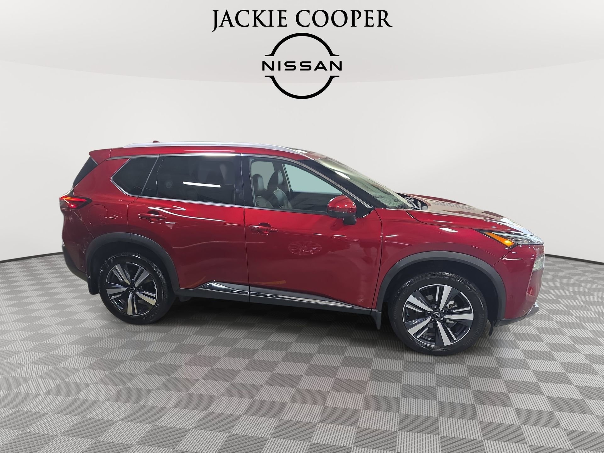 Used 2023 Nissan Rogue SL w/ SL Premium Package FWD image 4
