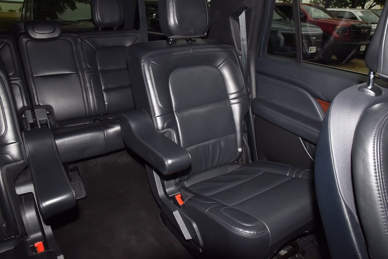 Certified 2024 Lincoln Navigator L 4WD image 22