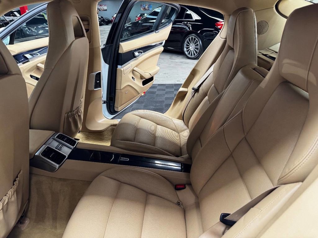 Used 2015 Porsche Panamera 4 image 44