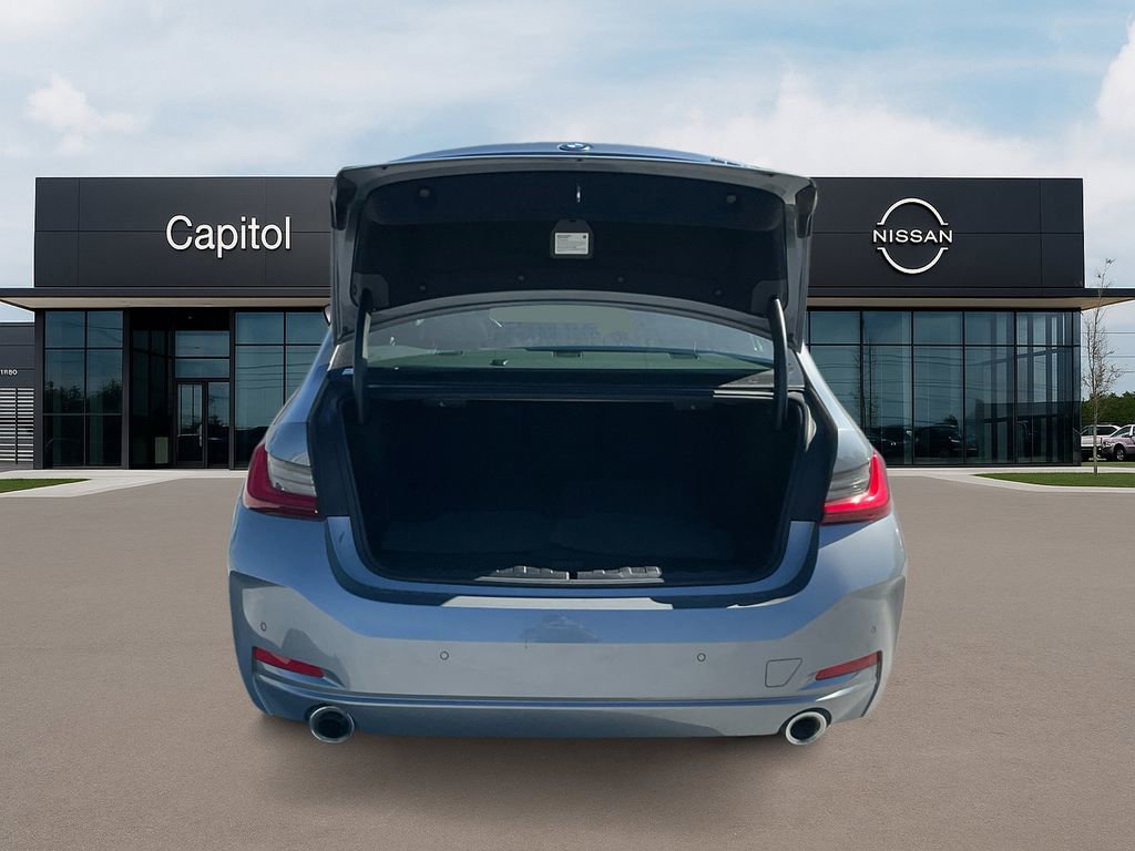 Used 2023 BMW 330e image 9