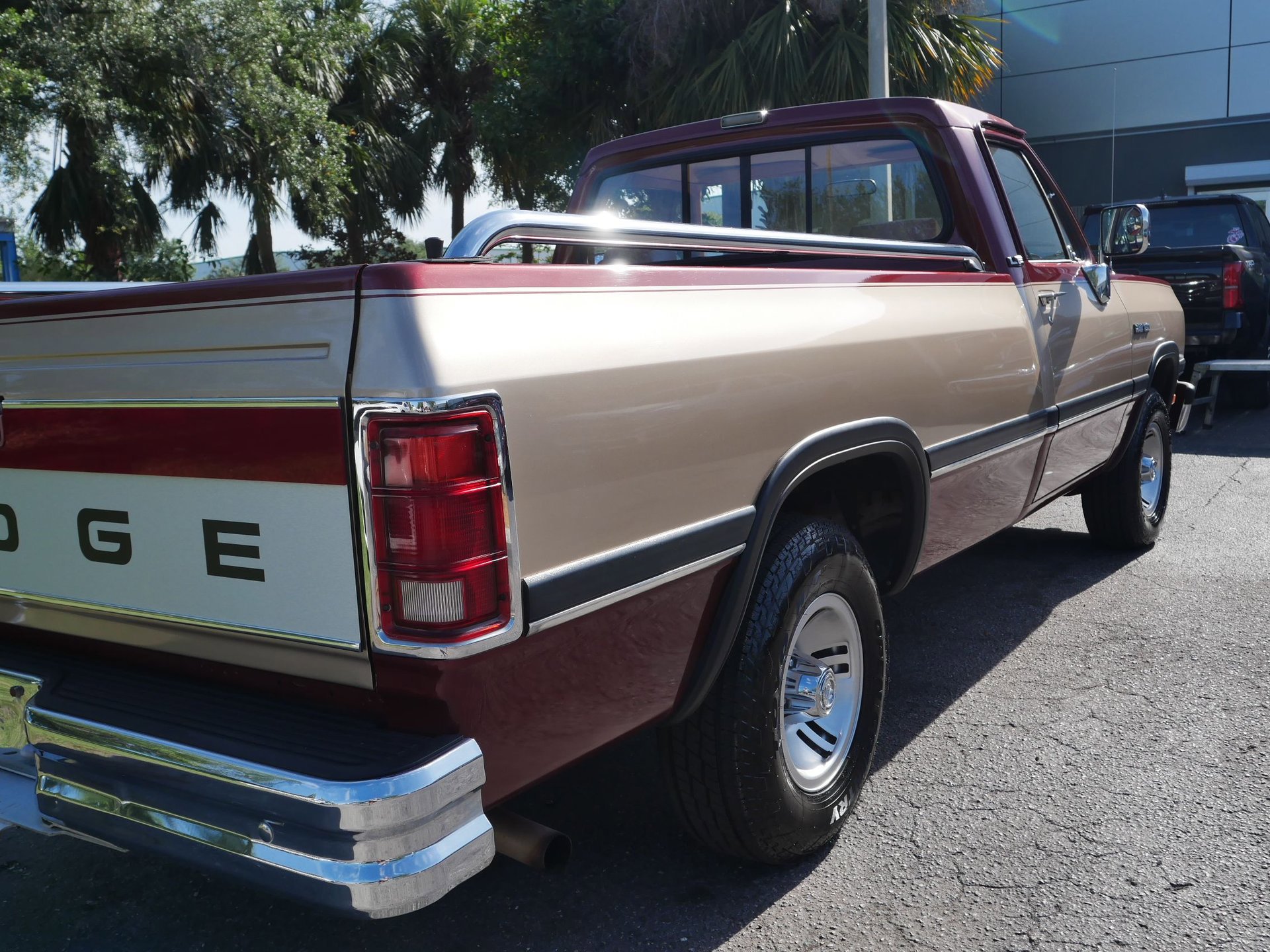 Used 1992 Dodge D/W Truck 150 RWD image 27