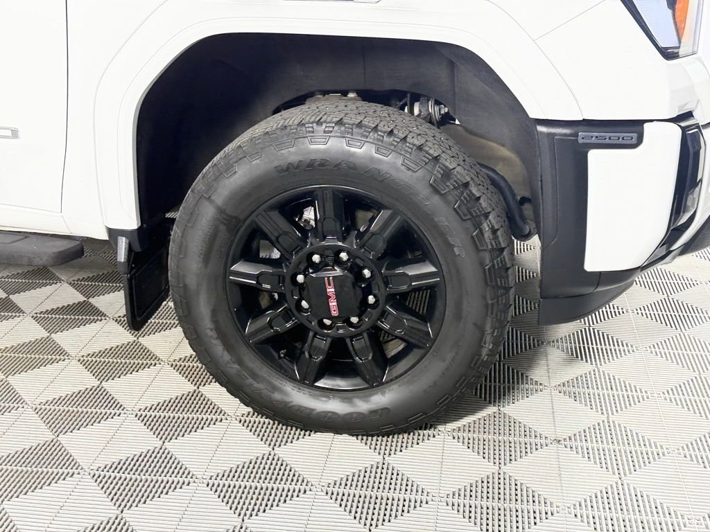 Used 2024 GMC Sierra 2500 AT4 w/ AT4 Premium Plus Package AWD/4WD image 13