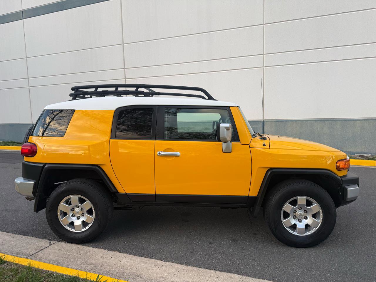 Used 2007 Toyota FJ Cruiser 4WD image 11