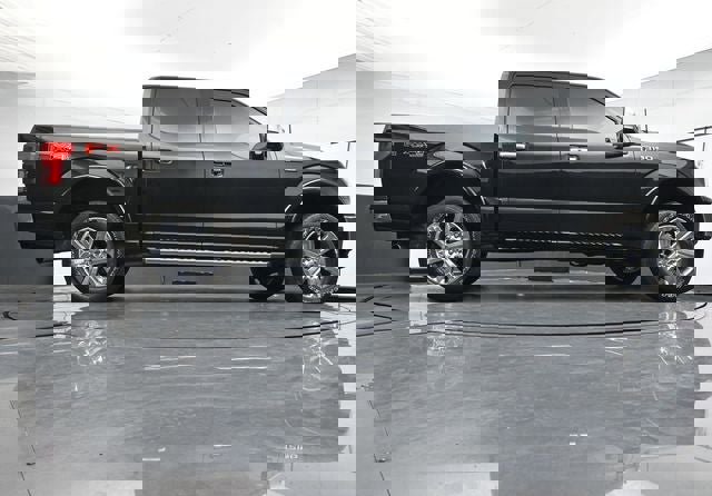 Used 2020 Ford F150 Lariat image 32