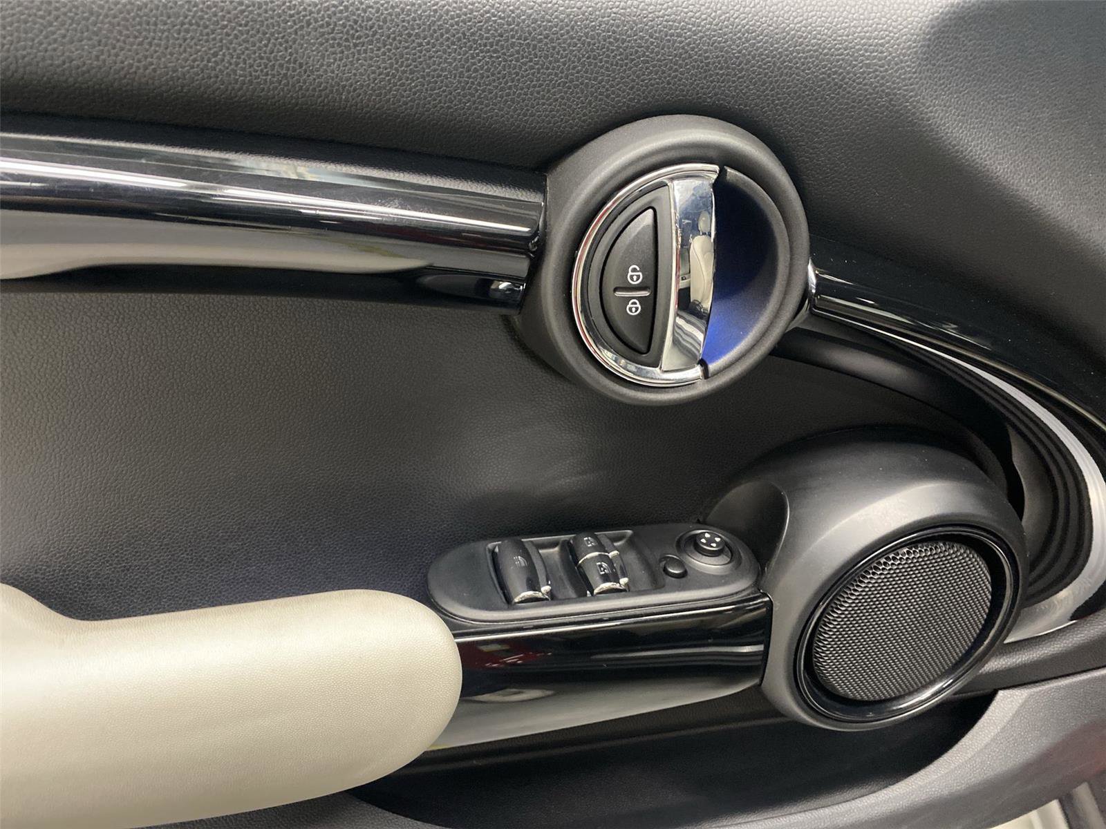 Used 2019 MINI Cooper S image 19