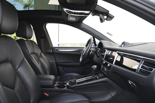 Used 2024 Porsche Macan w/ Premium Plus Package AWD/4WD image 30