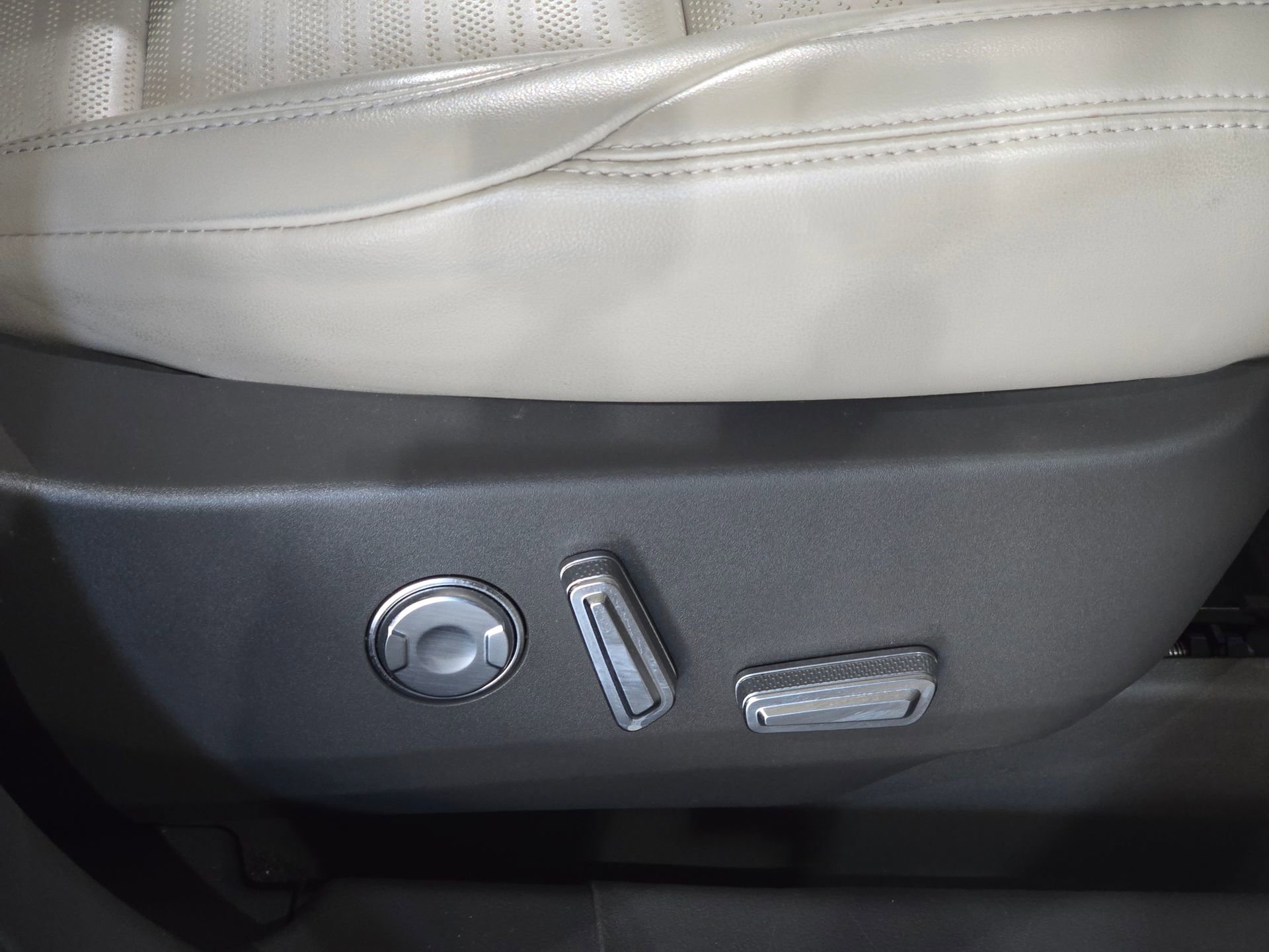 Used 2024 Lincoln Nautilus Reserve w/ Equipment Group 202A image 50