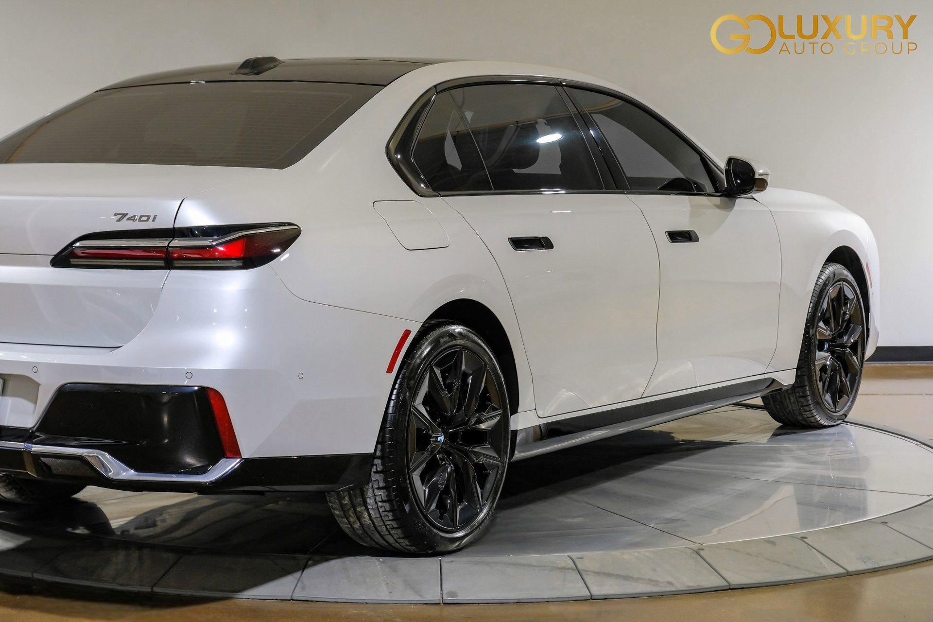 Used 2024 BMW 740i w/ Premium Package 2 image 14