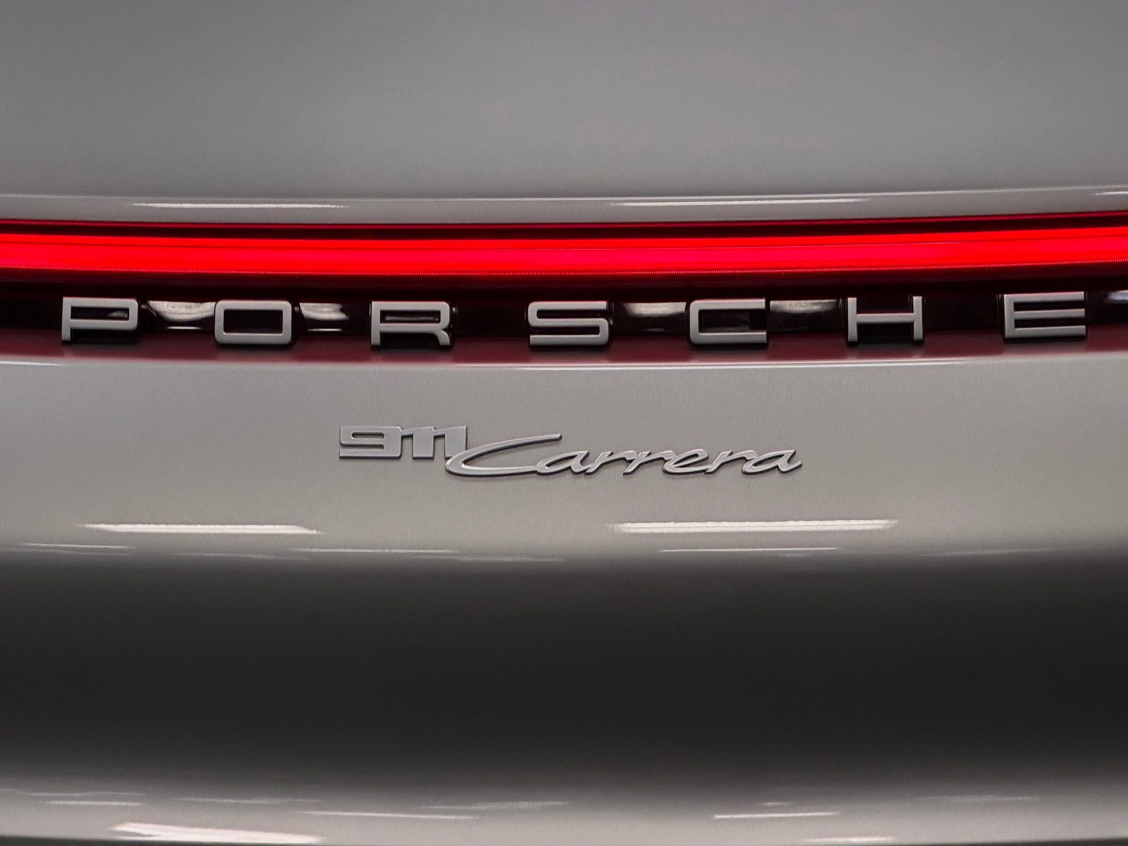 Used 2023 Porsche 911 Carrera w/ Premium Package image 12