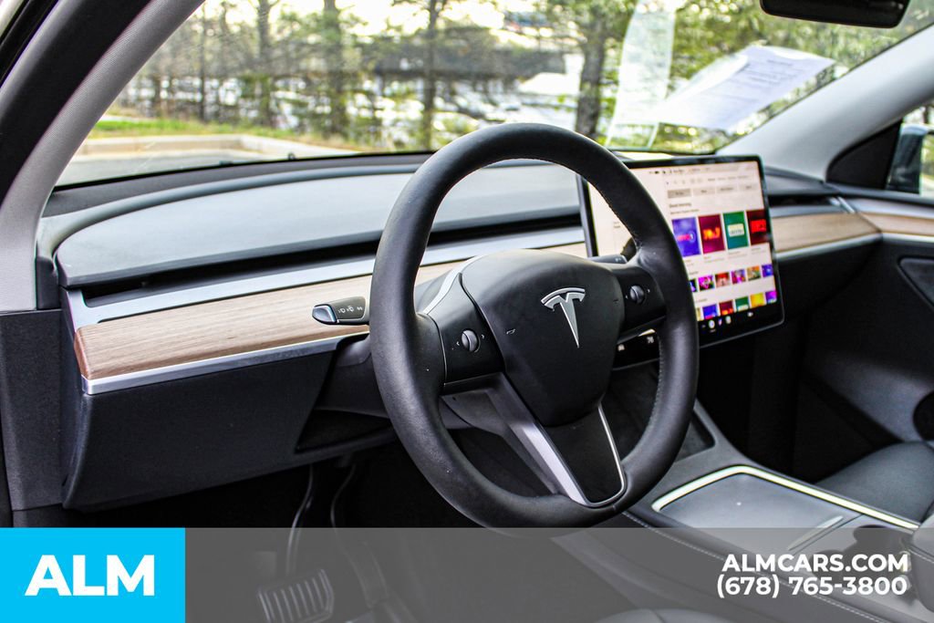 Used 2024 Tesla Model Y Long Range AWD/4WD image 21
