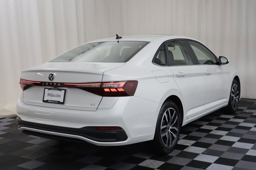 Used 2025 Volkswagen Jetta SE w/ Sunroof Package FWD image 16