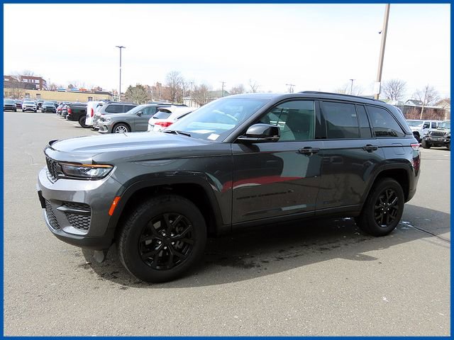 Certified 2025 Jeep Grand Cherokee Altitude image 3