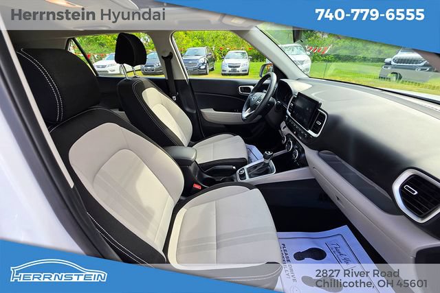 Used 2025 Hyundai Venue SEL FWD image 27