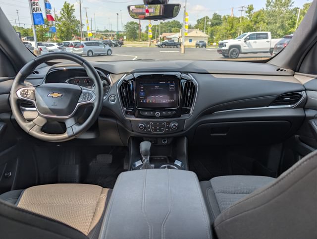 Used 2023 Chevrolet Traverse LT FWD image 11