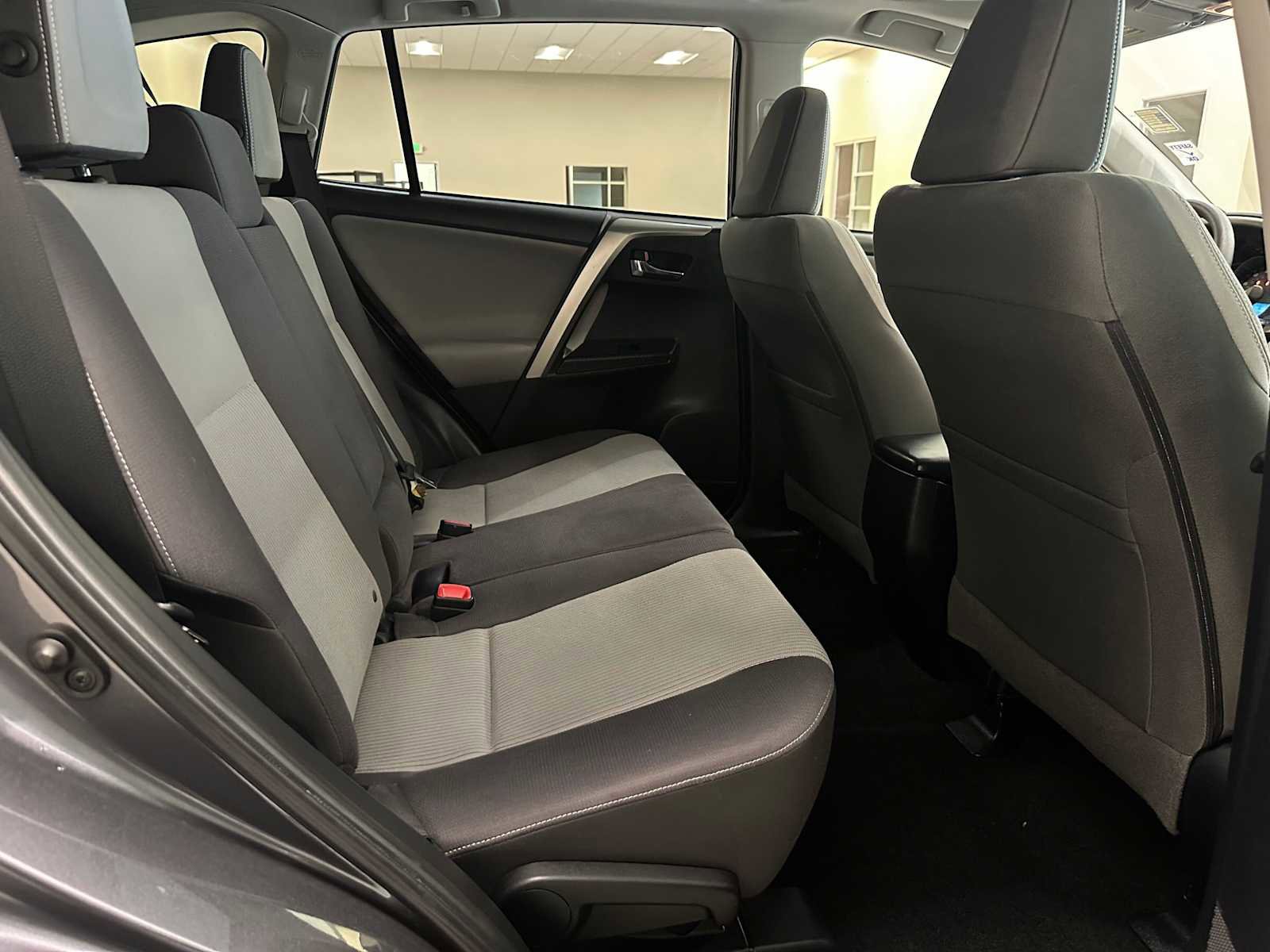 Used 2014 Toyota RAV4 XLE image 39