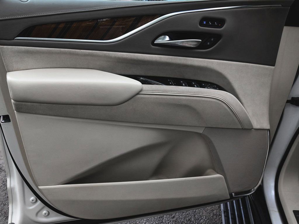 Used 2022 Cadillac Escalade Sport Platinum image 8