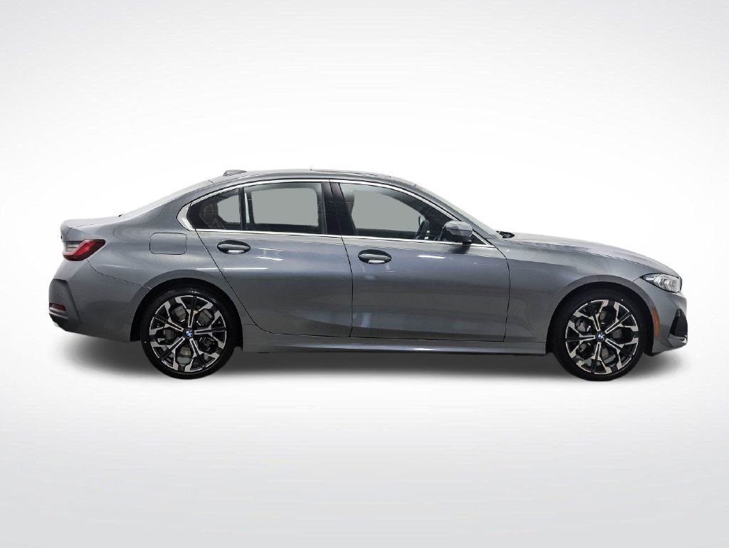 Used 2026 BMW 330i xDrive Sedan w/ Convenience Package AWD/4WD image 7