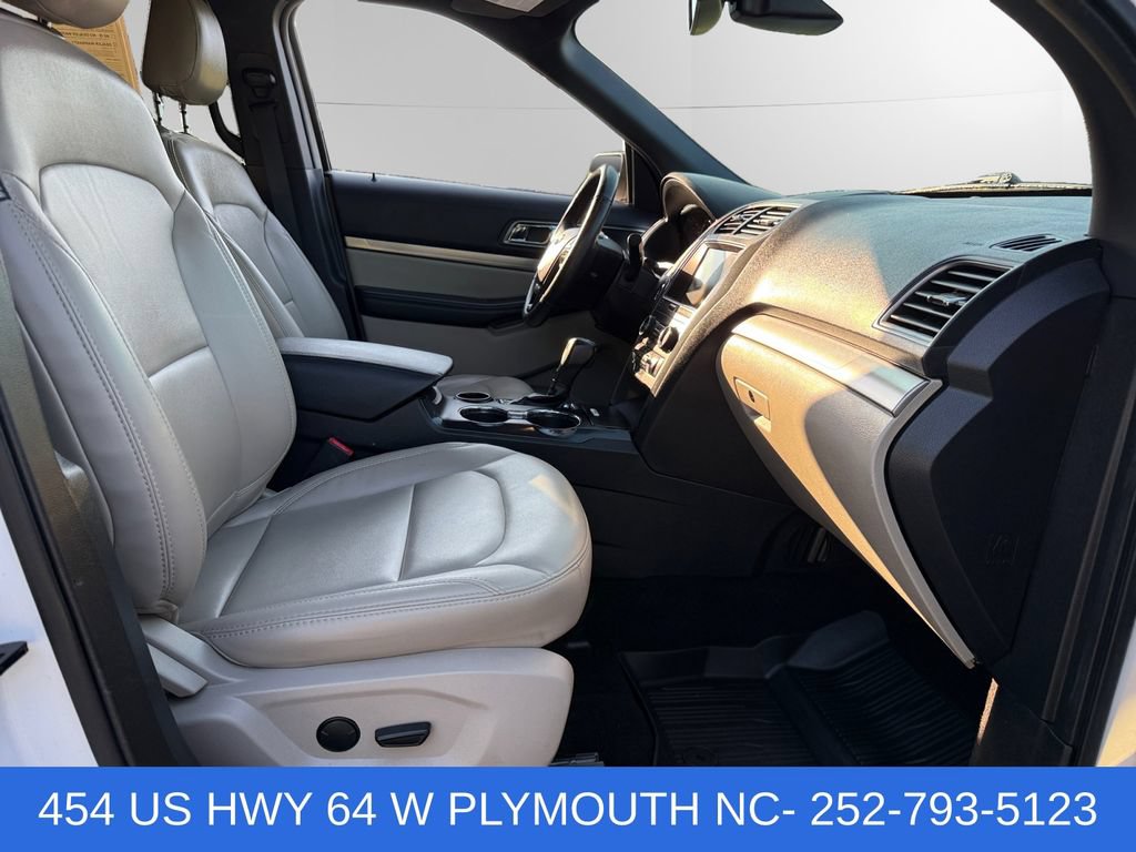 Used 2019 Ford Explorer XLT w/ Equipment Group 202A FWD image 15