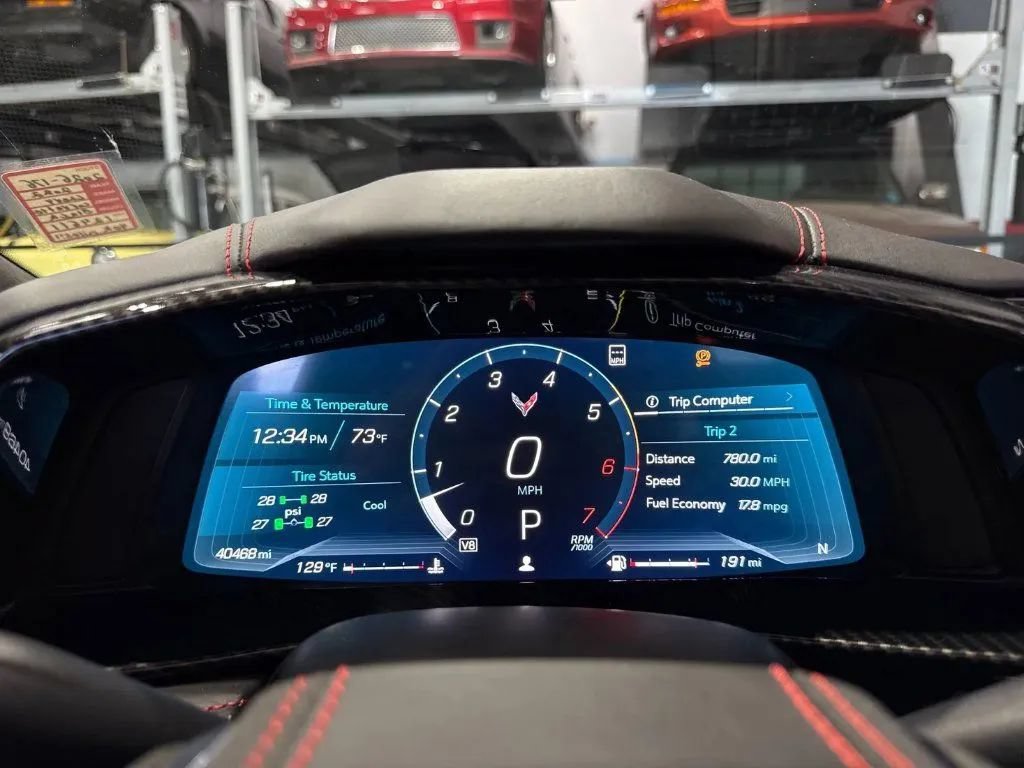 Used 2022 Chevrolet Corvette Stingray Premium Conv w/ Z51 Performance Package RWD image 17