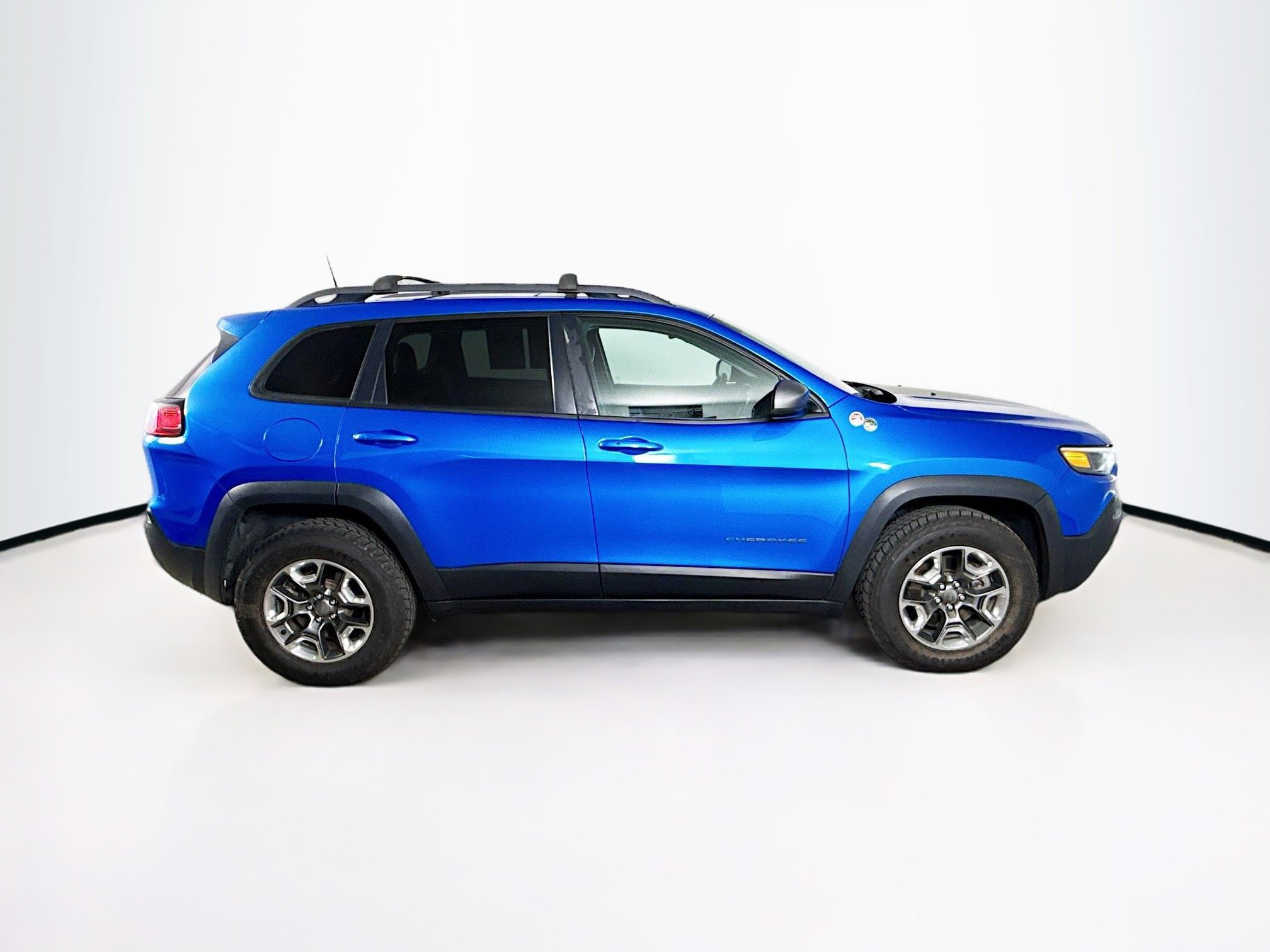 Used 2019 Jeep Cherokee Trailhawk w/ Comfort/Convenience Group AWD/4WD image 2