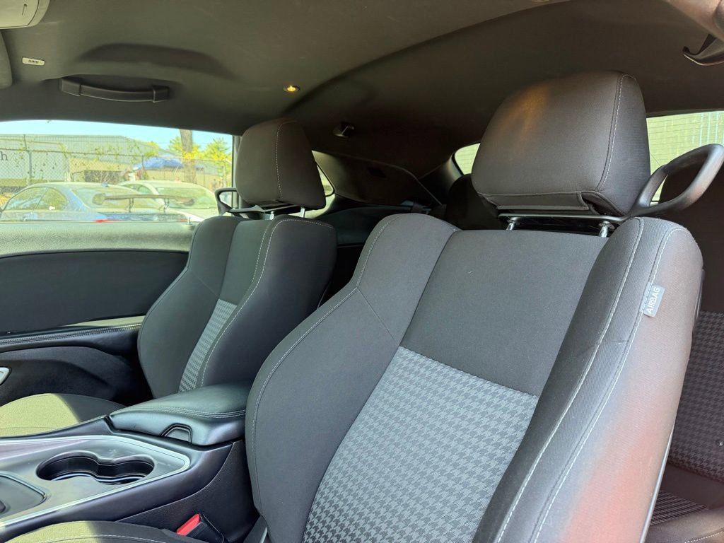 Used 2022 Dodge Challenger R/T RWD image 11