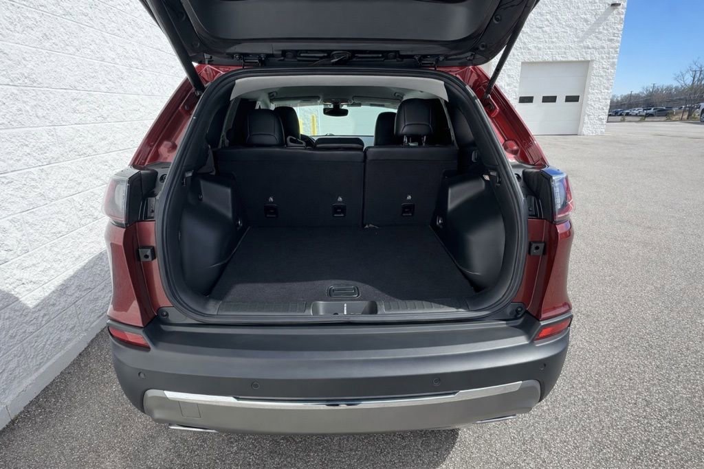 Used 2019 Jeep Cherokee Limited image 11