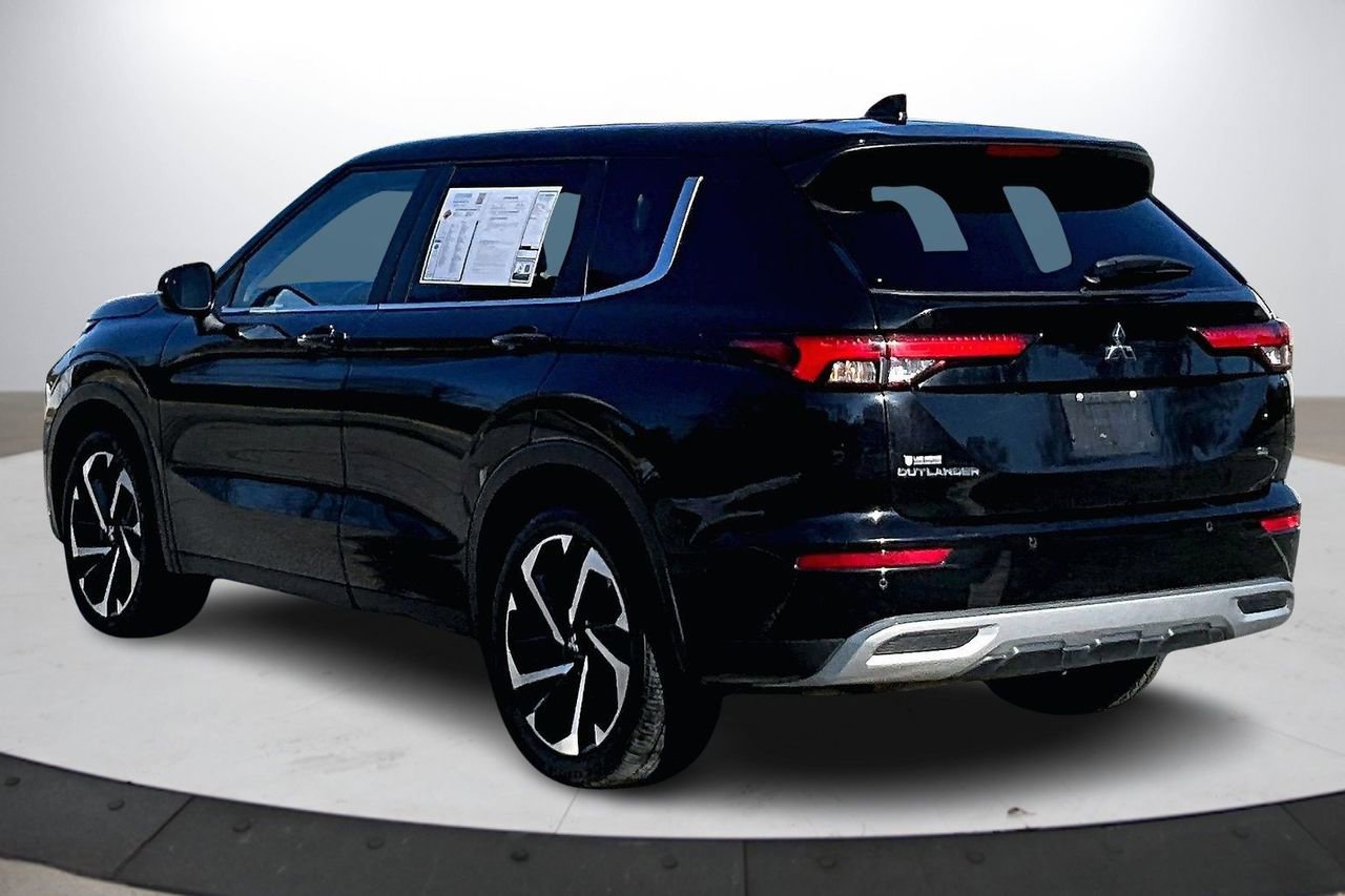 Used 2024 Mitsubishi Outlander SE image 7