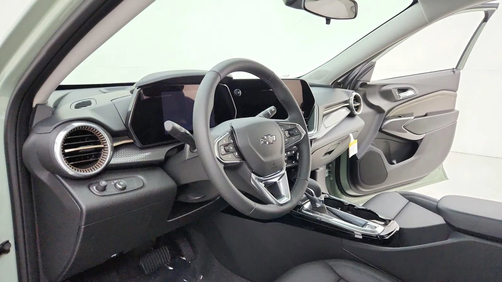 Used 2024 Chevrolet Trax ACTIV w/ Sunroof Package image 34