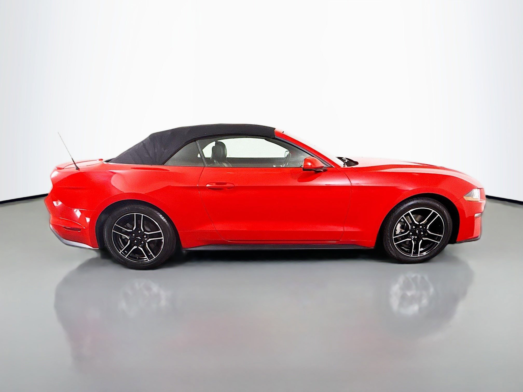 Used 2021 Ford Mustang Premium image 11