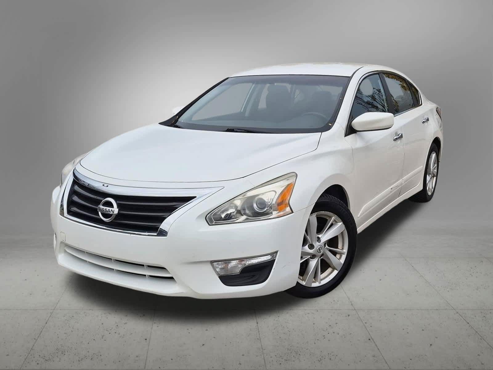 Used 2014 Nissan Altima 2.5 SV FWD image 1