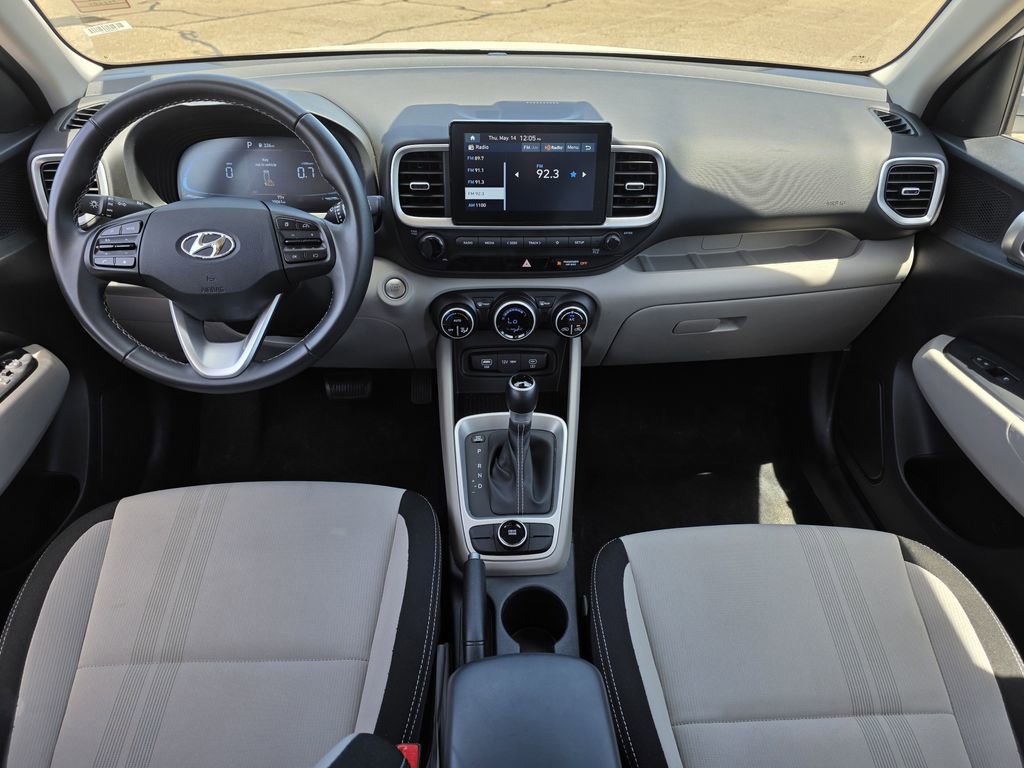 Used 2025 Hyundai Venue SEL FWD image 12