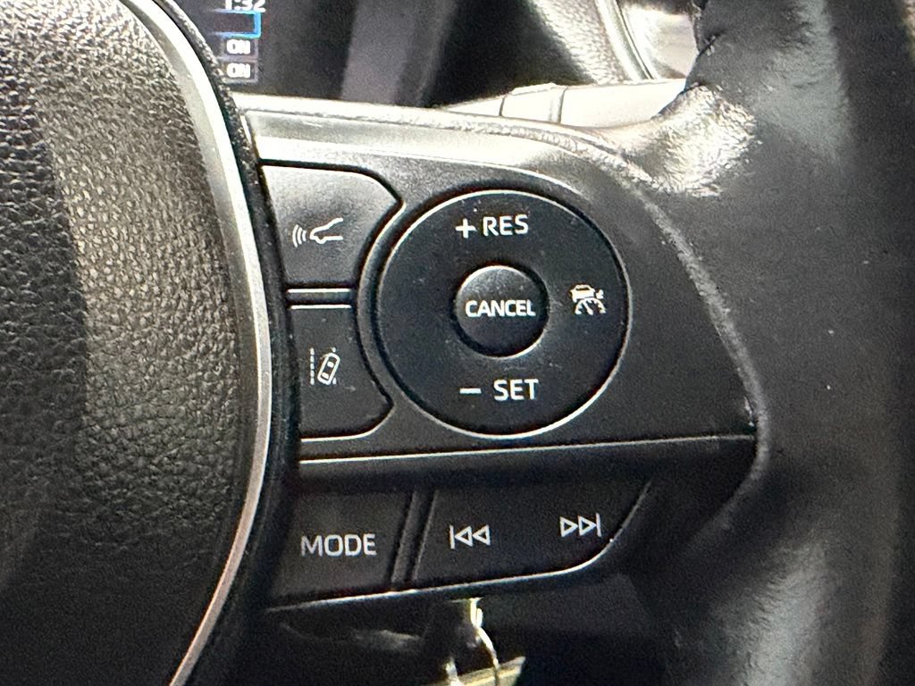 Used 2022 Toyota Corolla SE FWD image 28