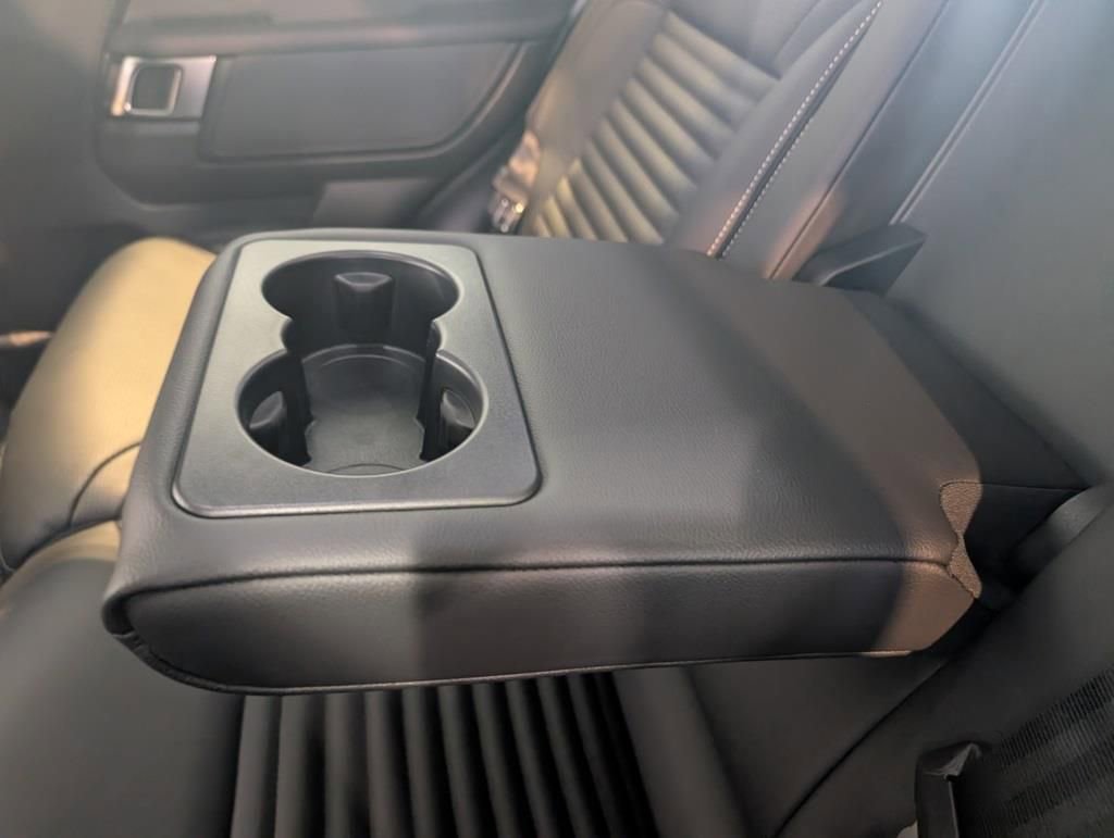 New 2026 Land Rover Discovery S image 25
