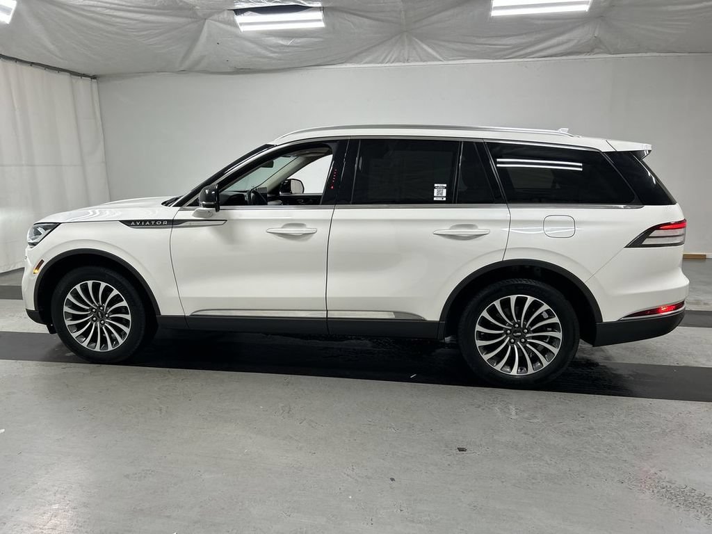 Used 2022 Lincoln Aviator Reserve w/ Elements Package Plus AWD/4WD image 6