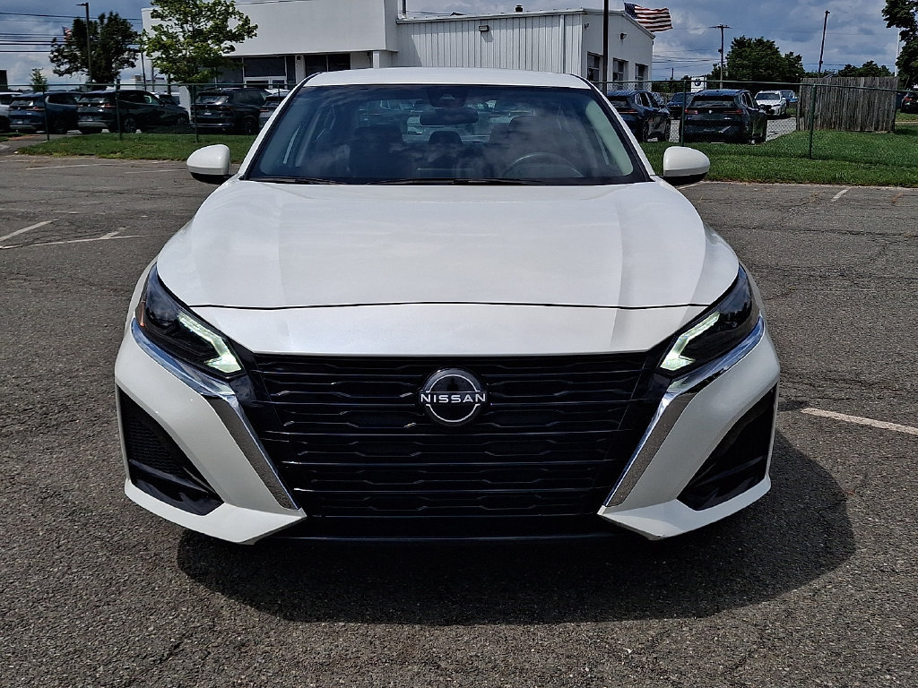 Used 2023 Nissan Altima 2.5 SV FWD image 5