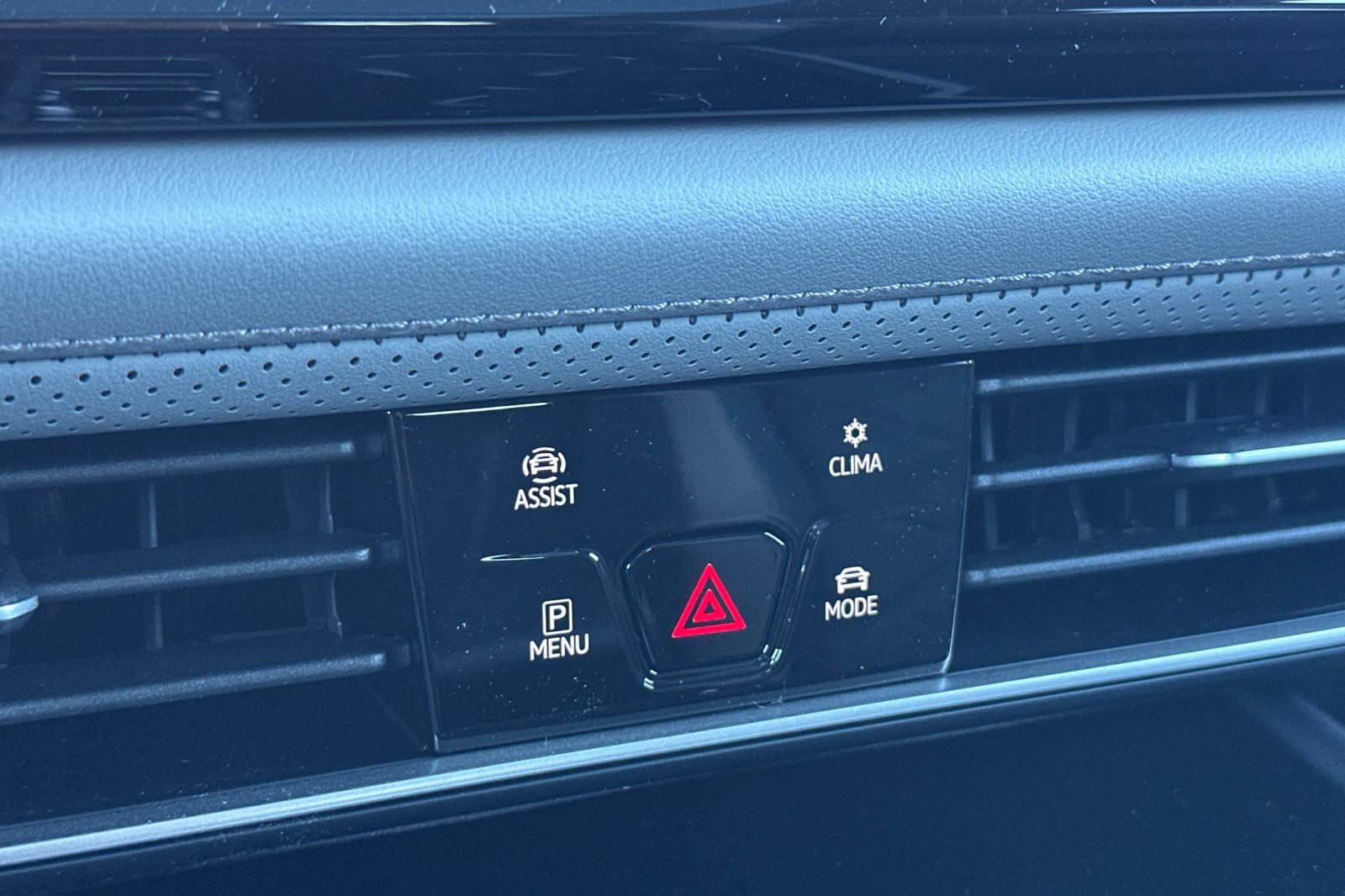 New 2026 Volkswagen Atlas Peak Edition AWD/4WD image 21