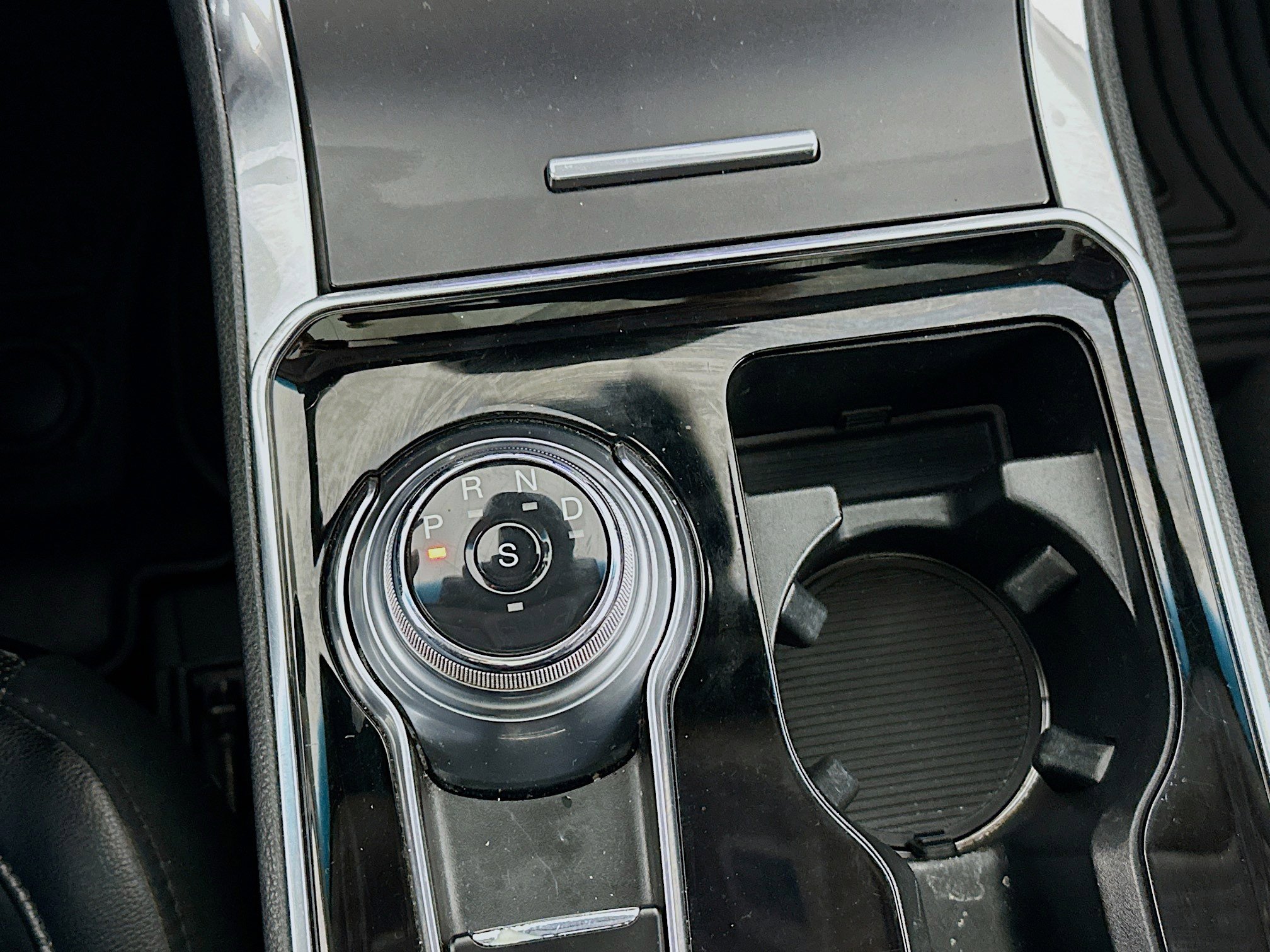 Used 2020 Ford Edge Titanium w/ Equipment Group 301A image 24