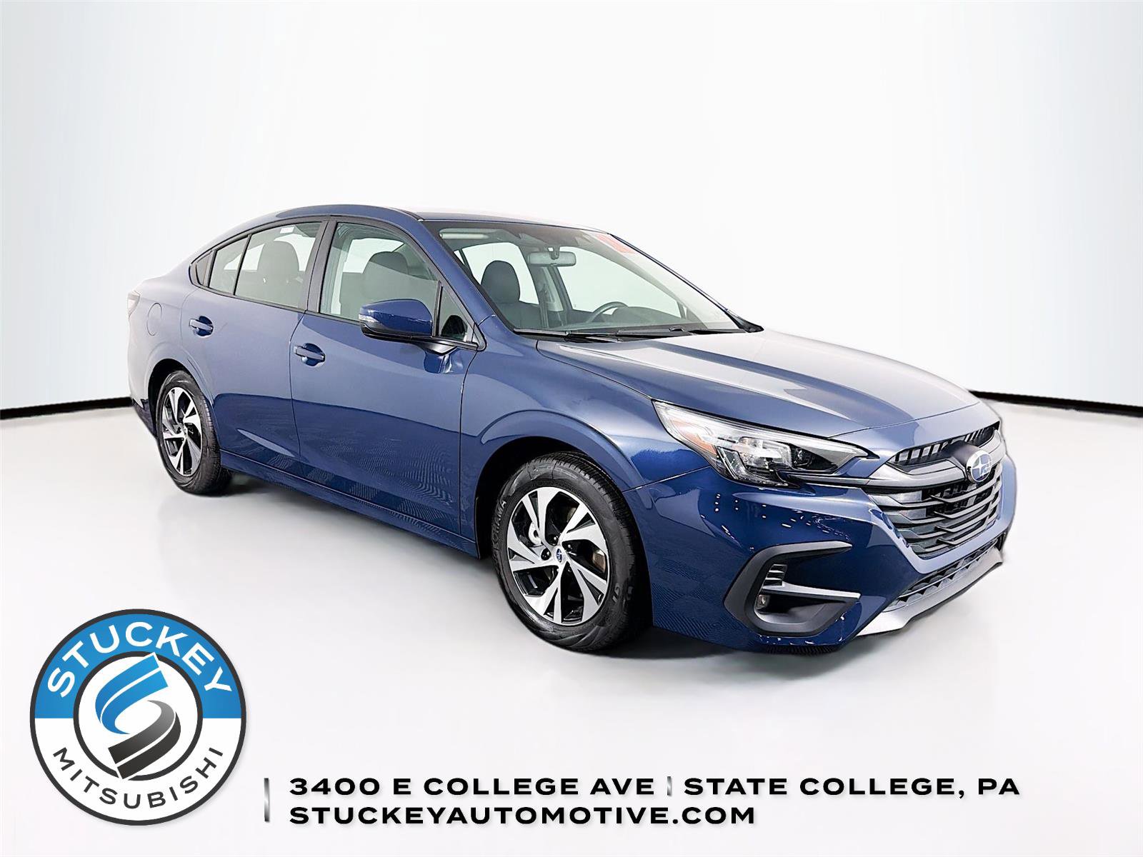 Used 2025 Subaru Legacy Premium AWD/4WD image 1