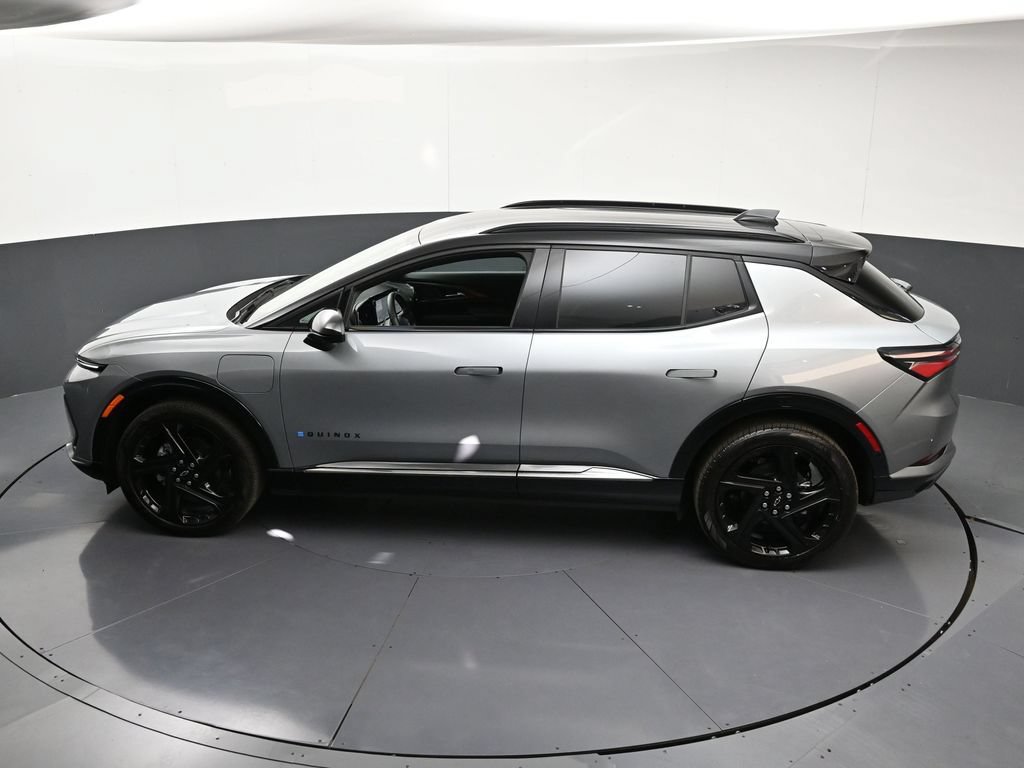 Used 2026 Chevrolet Equinox EV RS AWD/4WD image 17