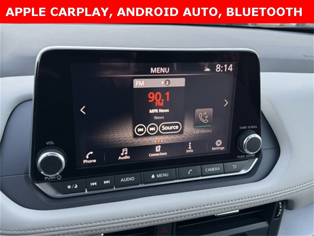 Used 2023 Nissan Rogue SV image 3