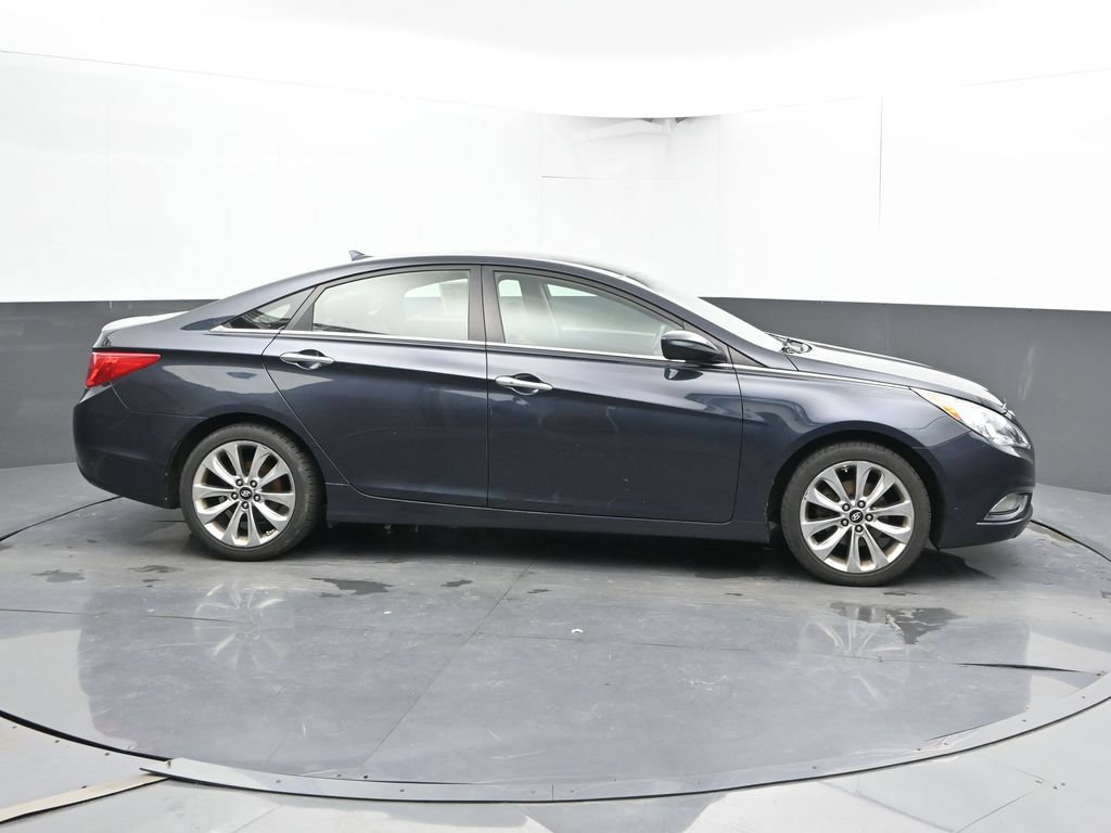 Used 2011 Hyundai Sonata SE FWD image 3