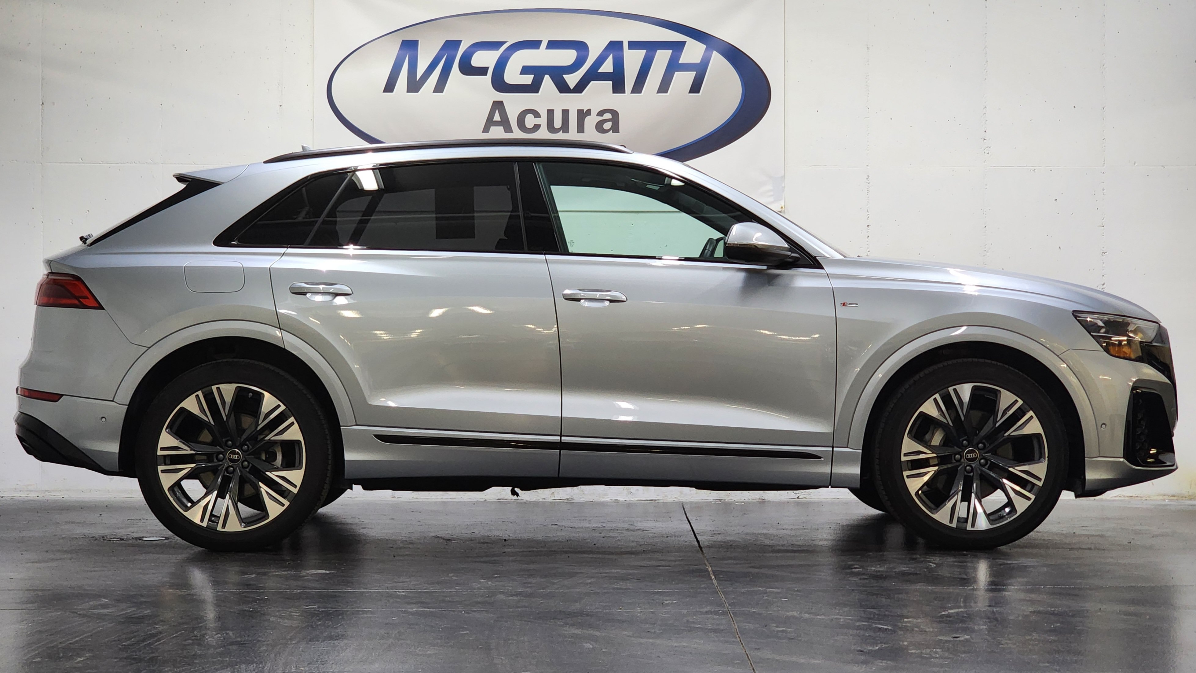 Used 2025 Audi Q8 Prestige AWD/4WD image 3