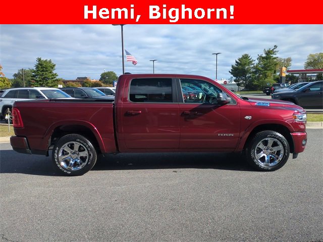 New 2026 RAM 1500 4x4 Crew Cab image 3