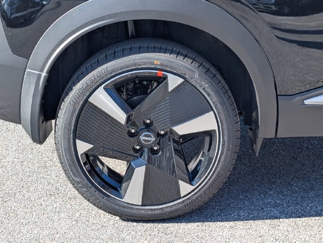 New 2026 Nissan Kicks SR w/ Cold Weather Package AWD/4WD image 8