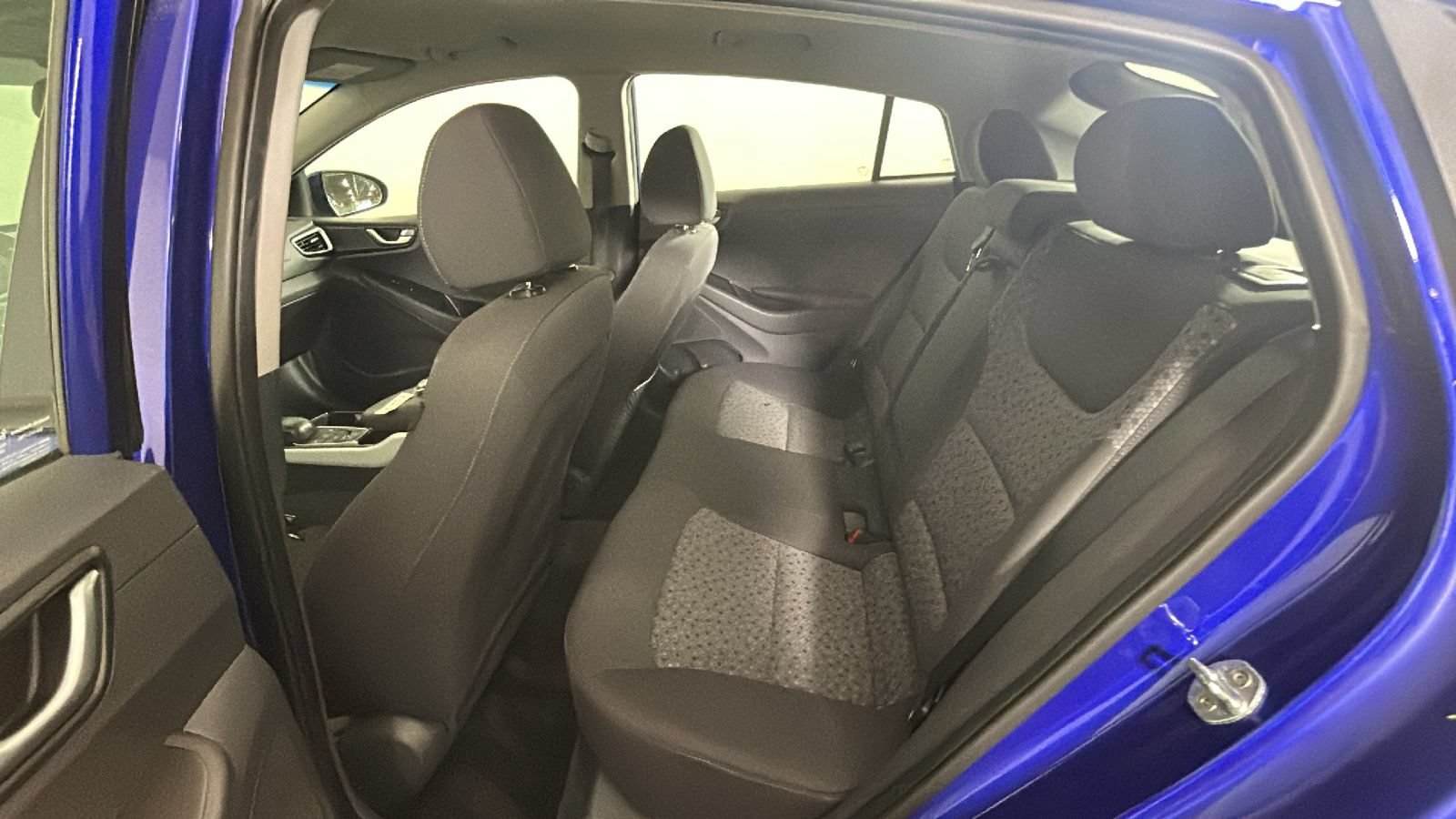 Used 2019 Hyundai Ioniq Electric FWD image 31